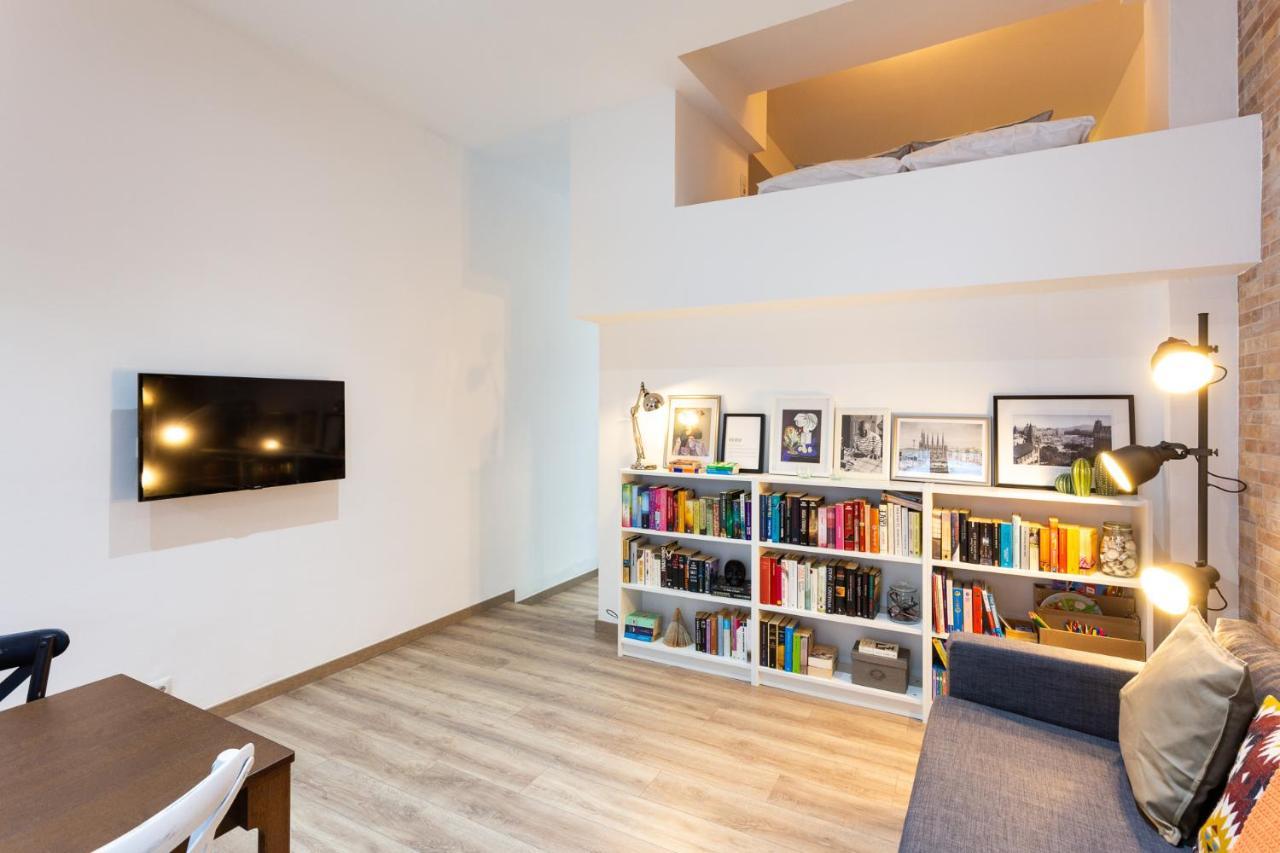 Stay U-Nique Apartments Travessera II Barcellona Esterno foto